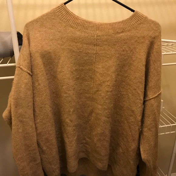 Long Sleeve Extend Shoulder Sweater - Picture 4 of 7